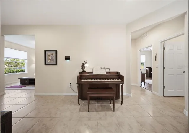 4th image of 1670 Regal River Cir, Ocoee, FL 34761 | MLS# O6401939