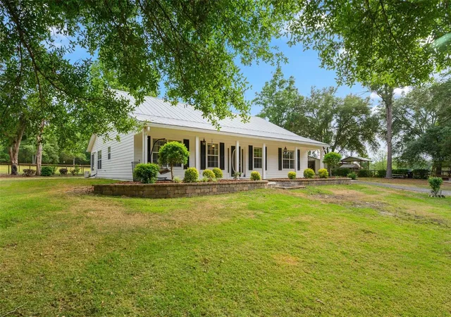 Photo 4 of Single family home for sale at 8822 NW 170th Street, Alachua, FL 32615 | MLS# GC539762 | Listing updated on 2026-09-21