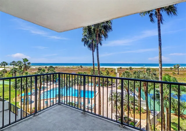 4th image of 1230 Gulf Blvd #404, Clearwater Beach, FL 33767 | MLS# TB8501366