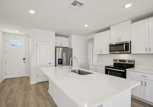 3rd image of 2838 Virginia Pine Dr, Bartow, FL 33830 | MLS# TB8501387