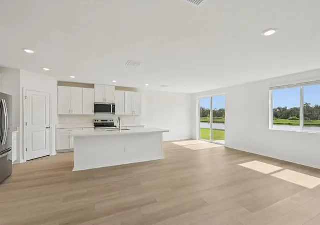 Photo 3 of Single family home for sale at 7211 Ray Crk Dr, Brooksville, FL 34601 | MLS# TB8501391 | Listing updated on 2026-10-13