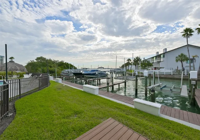 2nd image of 1581 Gulf Blvd, CLEARWATER BEACH, FL 33767