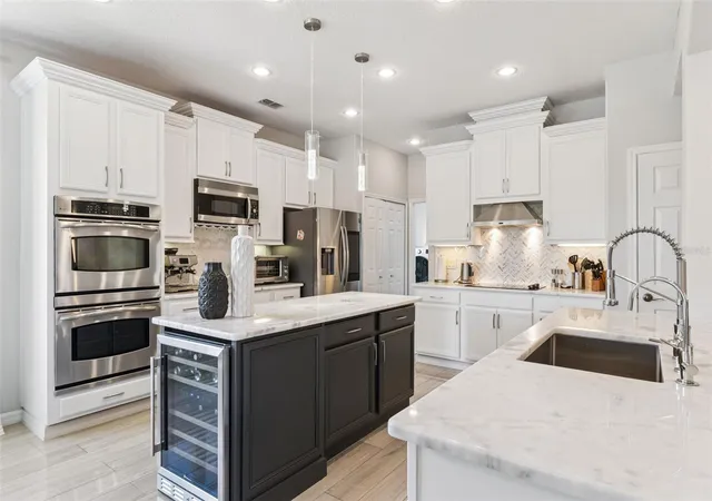 Photo 3 of Single family home for sale at 1185 Stellar Dr, Oviedo, FL 32765 | MLS# O6401965 | Listing updated on 2026-10-07