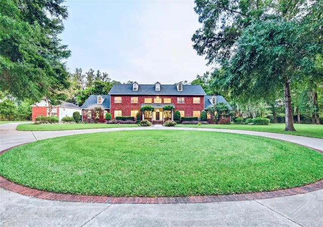 2nd image of 4940 E Fort King St, Ocala, FL 34470 | MLS# OM723471