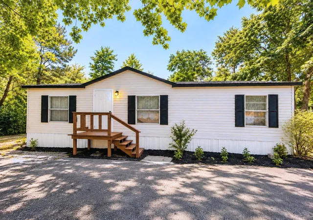 Photo 1 of Manufactured home for sale at 1809 Ne 162nd Street, Citra, FL 32113 | MLS# S5148572 | Listing updated on 2026-10-28