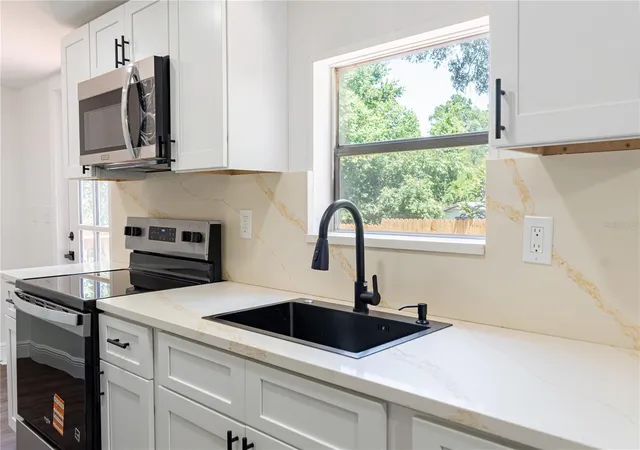 Photo 3 of Manufactured home for sale at 1809 Ne 162nd Street, Citra, FL 32113 | MLS# S5148572 | Listing updated on 2026-08-25