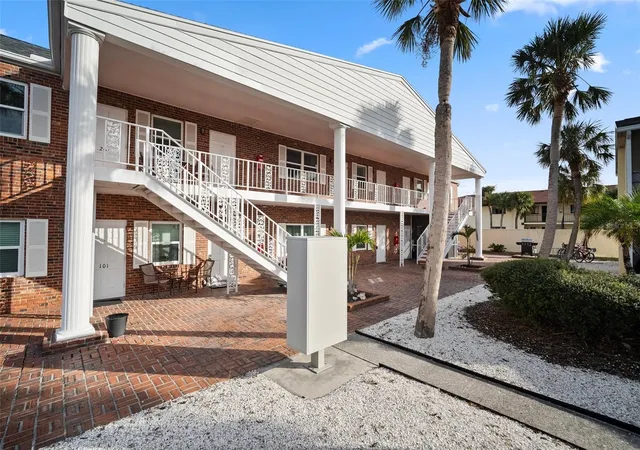2nd image of 380 Base Ave E #202, Venice, FL 34285 | MLS# C7525299