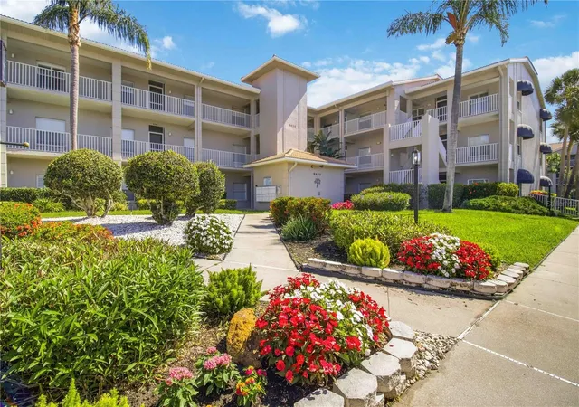 Photo 1 of Condo for sale at 9630 Club S Cir #6209, Sarasota, FL 34238 | MLS# A4691242 | Listing updated on 2026-05-02