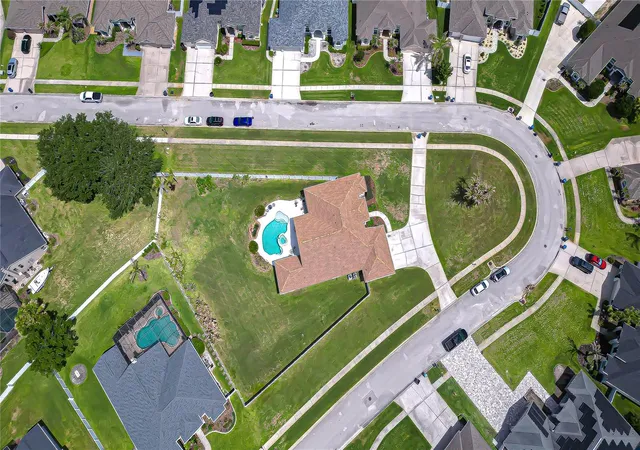 2nd image of 2833 Mossy Timber Trl, Valrico, FL 33596 | MLS# TB8501464
