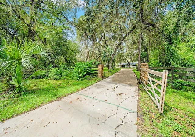 5th image of 10245 E Trails End Rd, Floral City, FL 34436 | MLS# W7885169