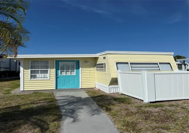 Homes for sale in Englewood, FL | 1475 Flamingo Dr #117, Englewood, FL 34224 | MLS# N6144066