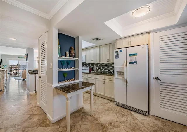 5th image of 7435 Bayshore Dr, St. Petersburg, FL 33706