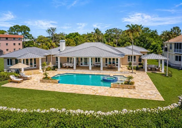 2nd image of 1721 Gulf Rd, Tarpon Springs, FL 34689 | MLS# TB8501527