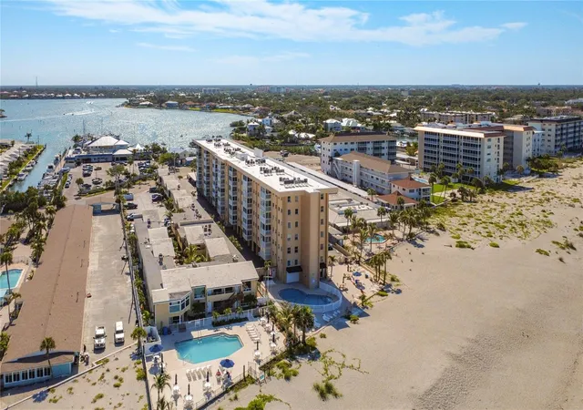 Listing Photo 2 - Condo for sale in building located at 1255 Tarpon Ctr Dr, Venice, FL 34285 - Unit #510