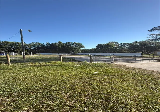 3rd image of 19651 Causeway Blvd, Land O Lakes, FL 34638 | MLS# TB8501563