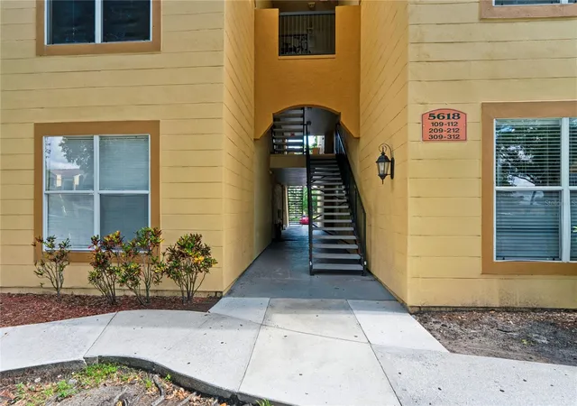 4th image of 5618 Pinnacle Hts Cir, Tampa, FL 33624