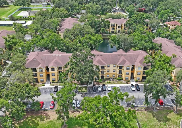 2nd image of 5618 Pinnacle Hts Cir, TAMPA, FL 33624