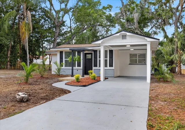 2nd image of 7806 E 114th Ave, Tampa, FL 33617 | MLS# TB8501581