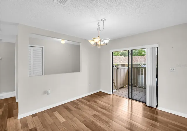 3rd image of 120 Evelyn Ct, Oldsmar, FL 34677 | MLS# TB8501596