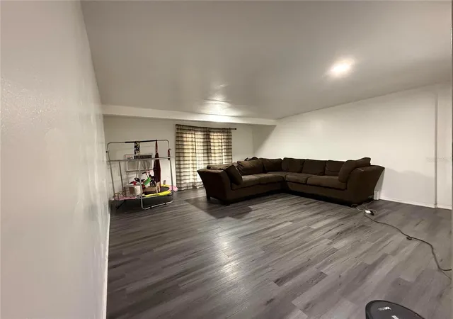 Homes for sale in Gainesville, FL | 1610 Ne 19th Pl, Gainesville, FL 32609 | MLS# GC539790