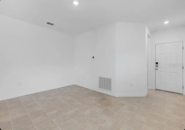 8th image of 9336 Chiswell Trl, Palmetto, FL 34221 | MLS# TB8501601