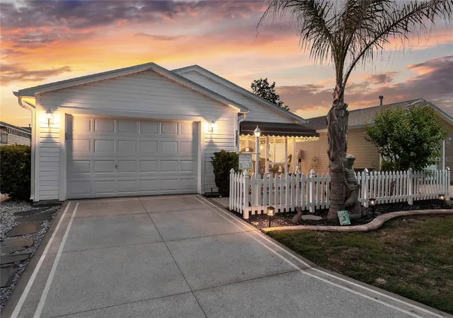 Photo 1 of Single family home for sale at 2427 Southern Oak St, The Villages, FL 32162 | MLS# G5111504 | Listing updated on 2026-09-25