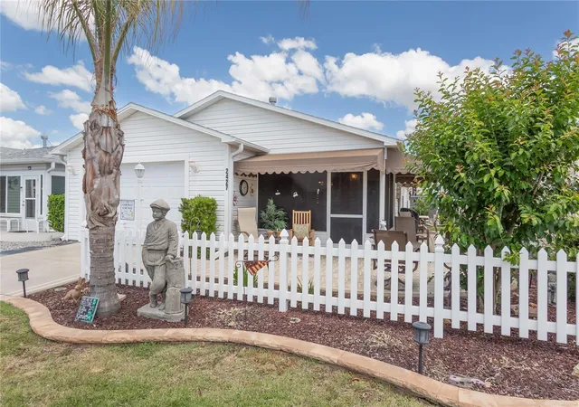 3rd image of 2427 Southern Oak St, The Villages, FL 32162 | MLS# G5111504