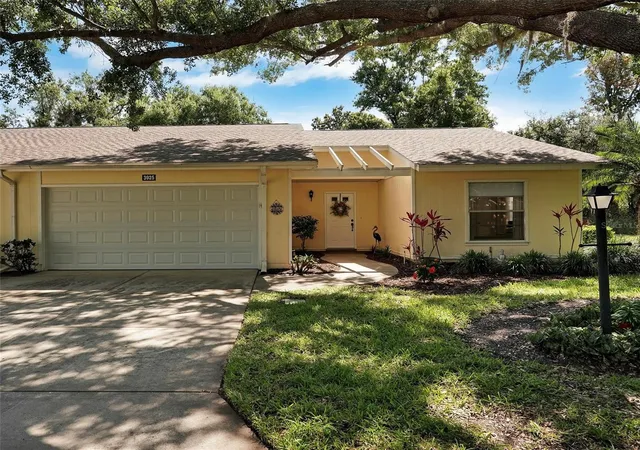 2nd image of 3925 Oakhurst Blvd, Sarasota, FL 34233 | MLS# A4691326