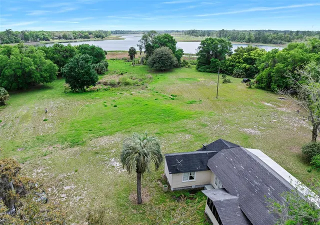1st image of 141 N Pine St, Pierson, FL 32180 | MLS# V4948725