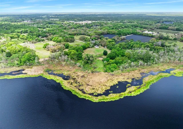 3rd image of 141 N Pine St, Pierson, FL 32180 | MLS# V4948725