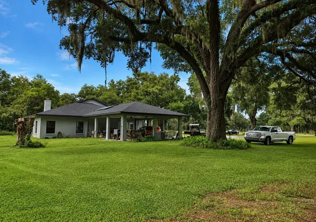 Photo 3 of Single family home for sale at 2672 SE 35th Street, Sumterville, FL 33585 | MLS# OM723530 | Listing updated on 2026-09-23