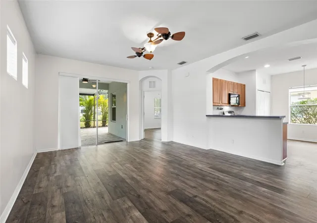 5th image of 4919 Boston Common Gln, Bradenton, FL 34211 | MLS# TB8501662