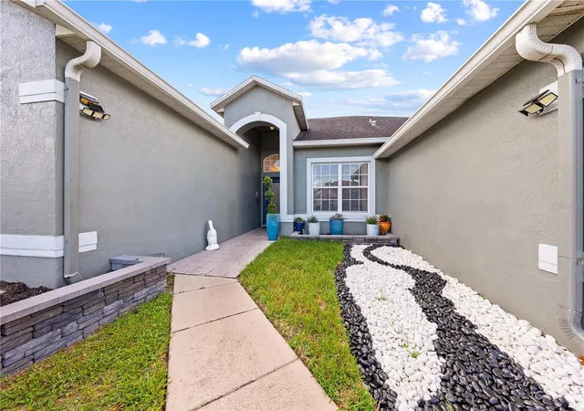 Photo 3 of Single family home for sale at 442 Tamarind Parke Ln, Kissimmee, FL 34758 | MLS# S5148605 | Listing updated on 2026-08-14