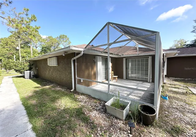 45th image of 26 Woodbury Dr, Palm Coast, FL 32164 | MLS# FC318045
