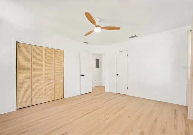 4th image of 2002 Virginia Dr, Bradenton, FL 34205 | MLS# A4691391