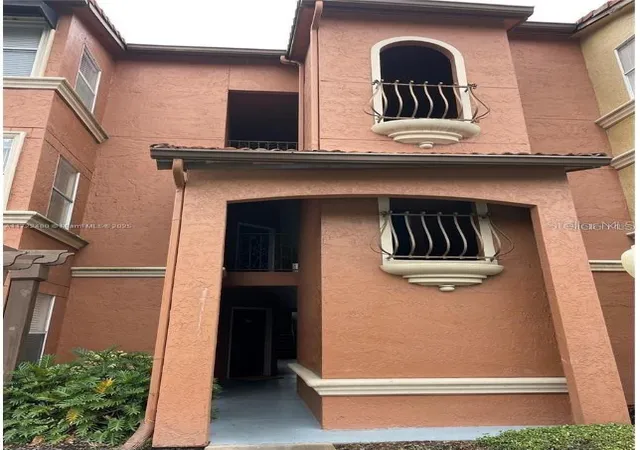 3rd image of 5160 Conroy Rd #14, Orlando, FL 32811 | MLS# S5148623