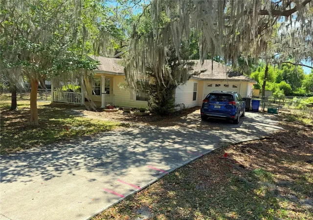 1st image of 22921 Se 60th Ln, Hawthorne, FL 32640 | MLS# GC539803