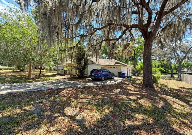 32nd image of 22921 Se 60th Ln, Hawthorne, FL 32640 | MLS# GC539803