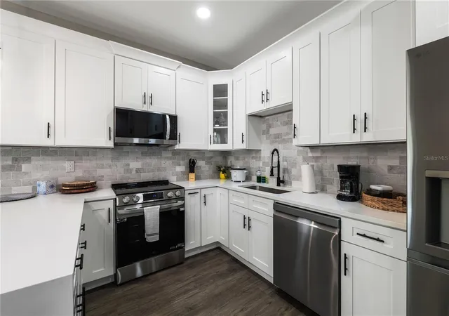 Listing Photo 5 - Condo for sale in building located at 192-194 S Lemon Ave, BROOKSVILLE, FL 34601