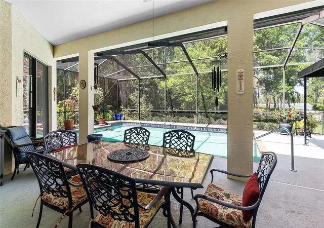 3rd image of 1012 Kingsborough Gardens Ct, Lutz, FL 33548 | MLS# TB8501775