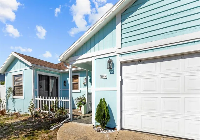 Photo 1 of Single family home for sale at 6609 Mauna Loa Blvd, Sarasota, FL 34241 | MLS# A4691414 | Listing updated on 2026-10-10