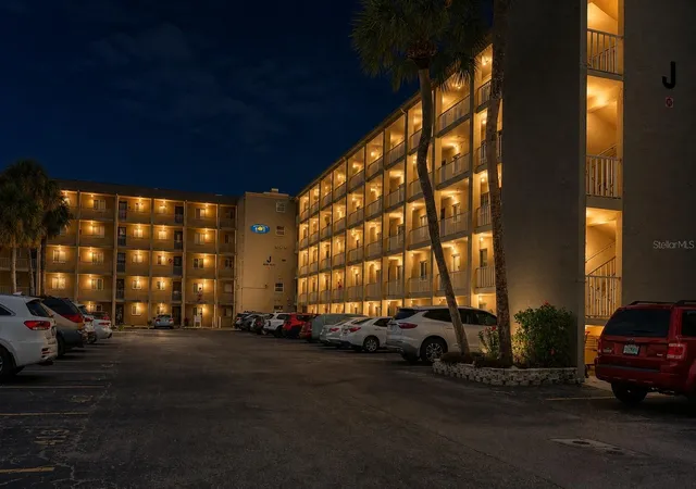 Homes for sale in Bradenton, FL | 3607 Lake Bayshore Dr #312, Bradenton, FL 34205 | MLS# A4691418