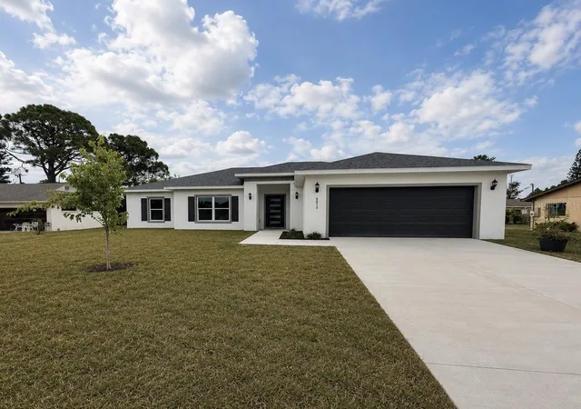 Homes for sale in Venice, FL | 5813 Regent Rd, Venice, FL 34293 | MLS# O6402283