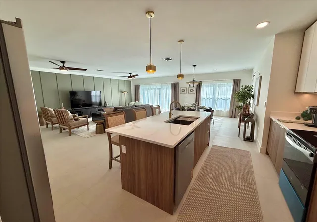 Photo 4 of Single family home for sale at 5813 Regent Rd, Venice, FL 34293 | MLS# O6402283 | Listing updated on 2026-10-09