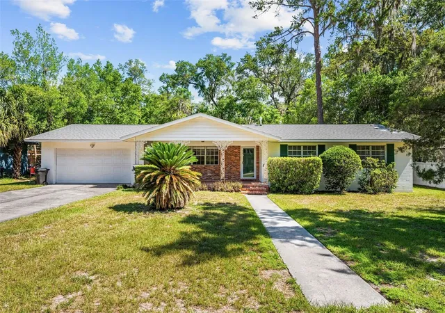 Homes for sale in Gainesville, FL | 3716 Sw 6th Pl, Gainesville, FL 32607 | MLS# GC539810