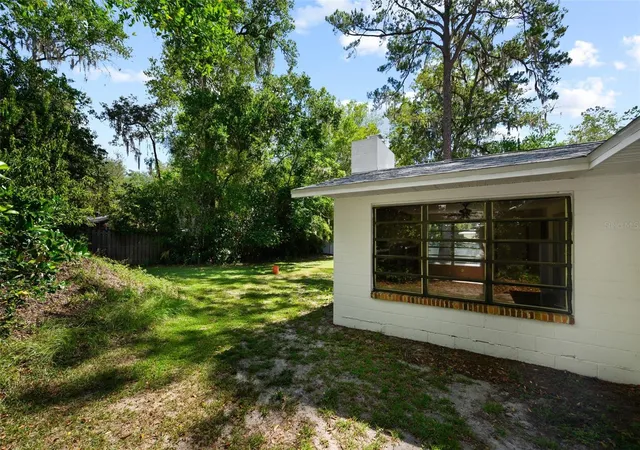 Homes for sale in Gainesville, FL | 3716 Sw 6th Pl, Gainesville, FL 32607 | MLS# GC539810