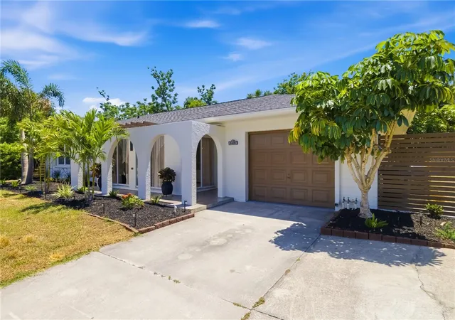 Photo 2 of Single family home for sale at 2436 Goldenrod St, Sarasota, FL 34239 | MLS# A4691436 | Listing updated on 2026-09-29