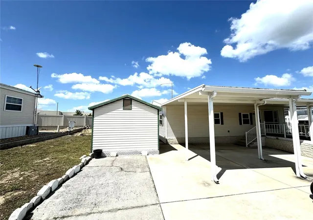 2nd image of 917 St George Dr, Davenport, FL 33837 | MLS# O6402318