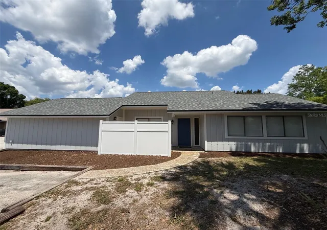 Homes for sale in Winter Springs, FL | 706 Lakeside Dr, Winter Springs, FL 32708 | MLS# O6402320