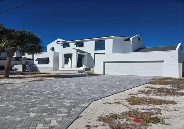 Photo 2 of Sale Pending at 927 Contento St, Sarasota, FL 34242 | MLS# A4691441 | Listing updated on 2026-08-13